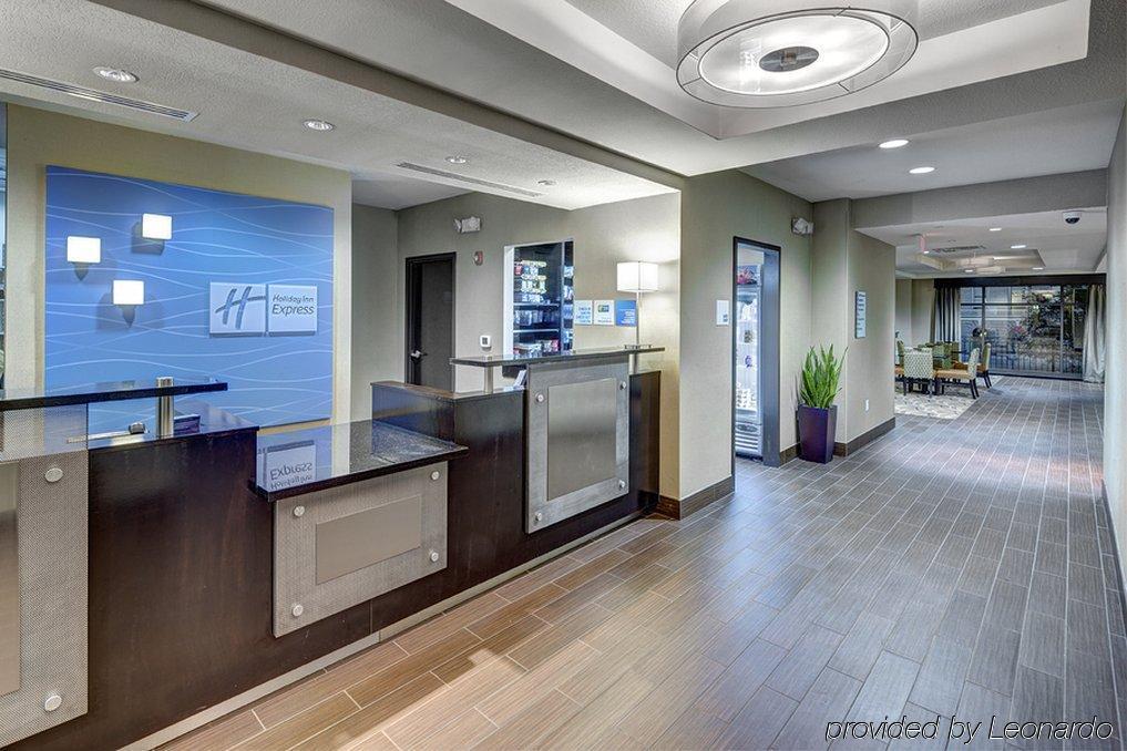 Holiday Inn Express & Suites - Kansas City Ku Medical Center, An Ihg Hotel Interior photo